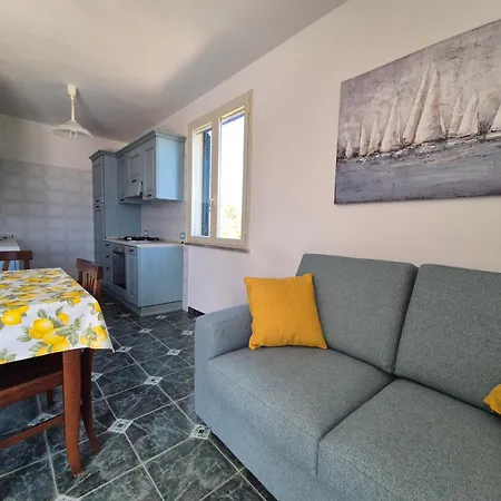 Olivia Casa In Collina Vista Mare 度假居 *