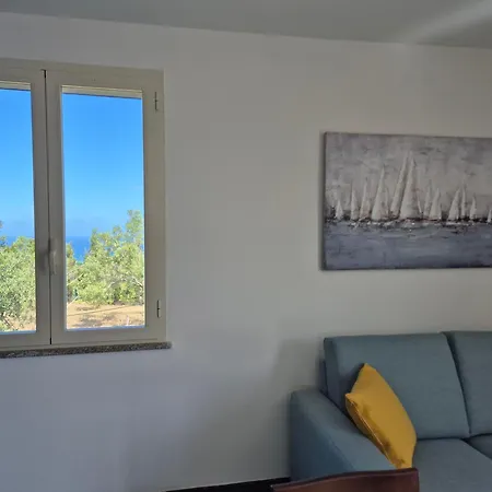 Olivia Casa In Collina Vista Mare * 卡斯特尔萨多