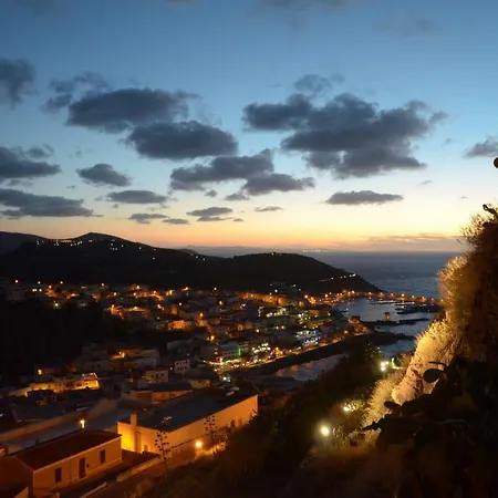 Olivia Casa In Collina Vista Mare 度假居